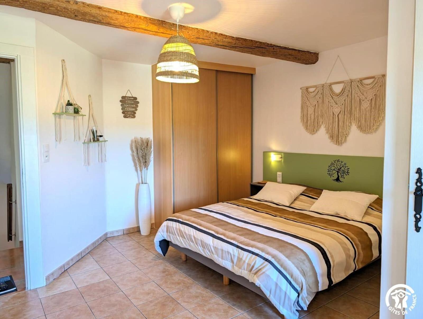 Bed and Breakfast La Maison Millesime à La Caunette Extérieur photo